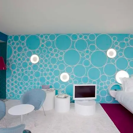 D-hotel