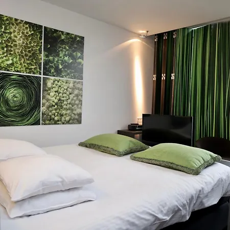 Hotel D-hotel 4*