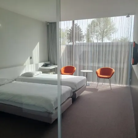 D-hotel 4*